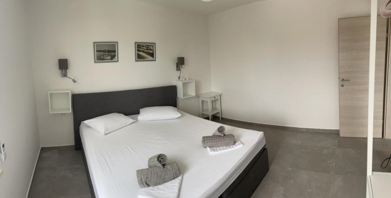 Sandra Apartments Макарска Екстериор снимка