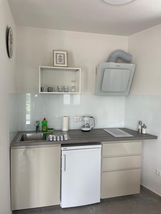 Sandra Apartments Макарска Екстериор снимка