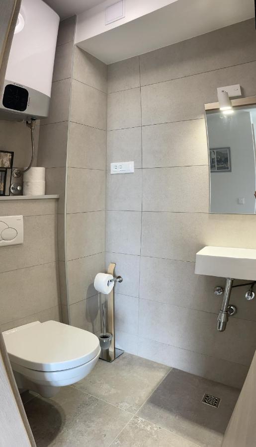 Sandra Apartments Макарска Екстериор снимка